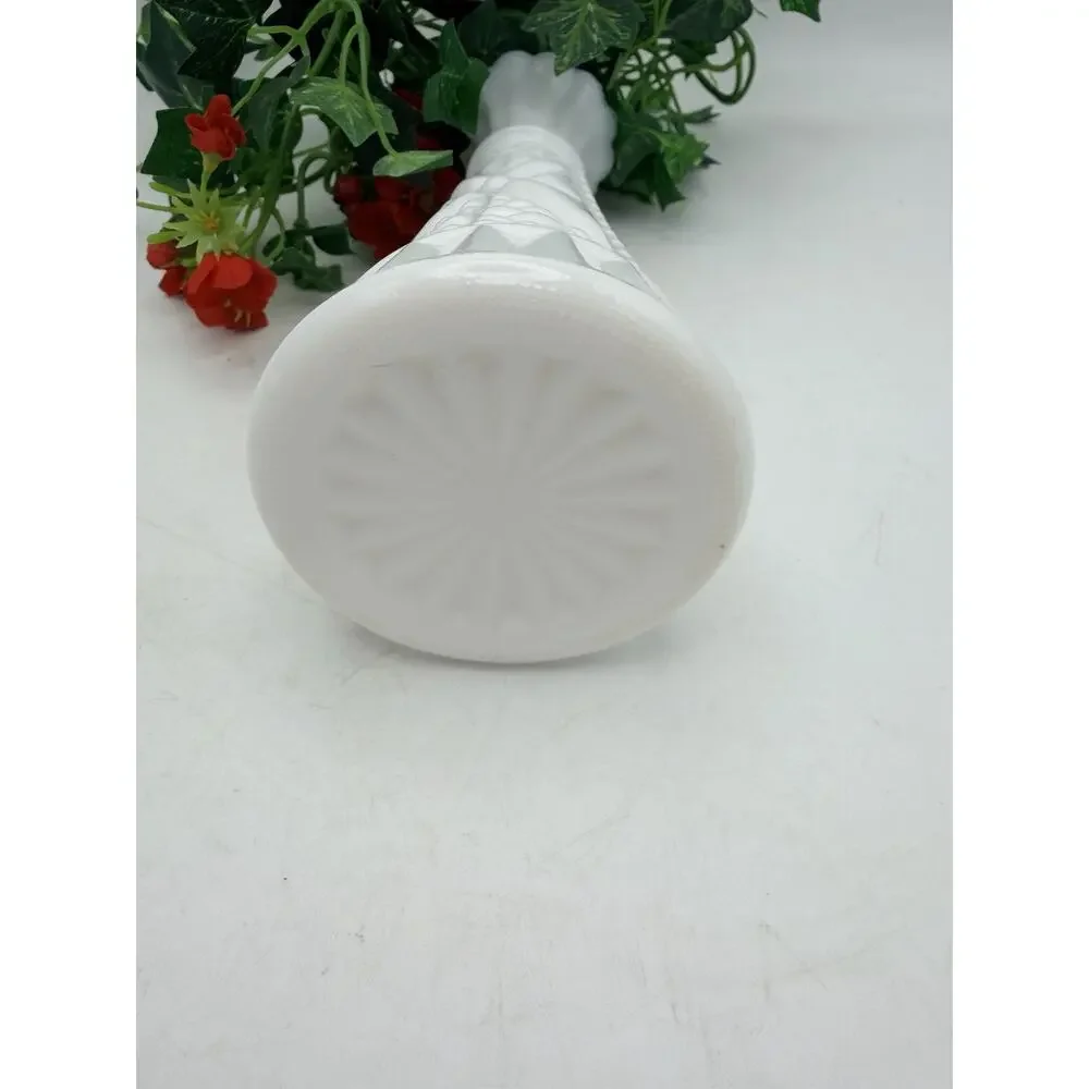 Anchor Hocking Milk Glass Flower Bud Vase White “Stars And Bars” 6” Vintage